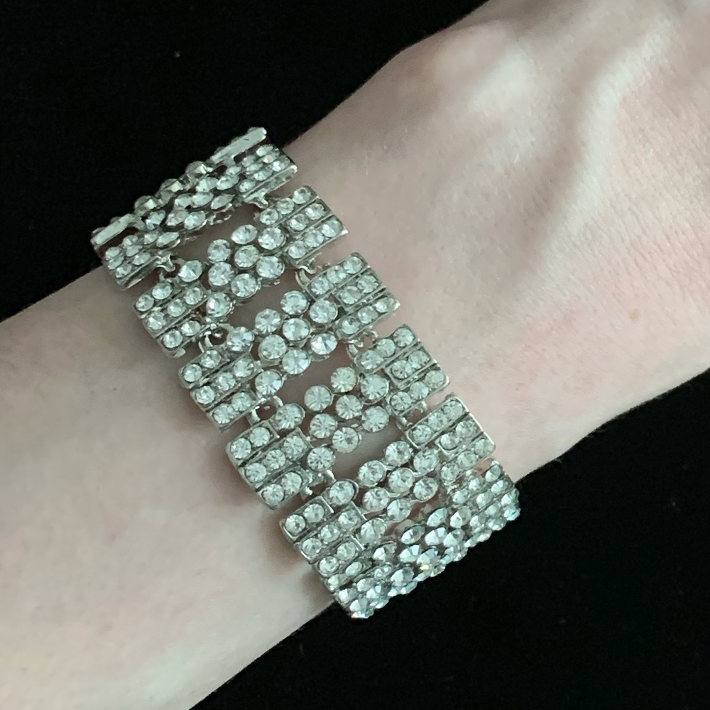🆕🔥Crystal bracelet - Picture 1 of 4